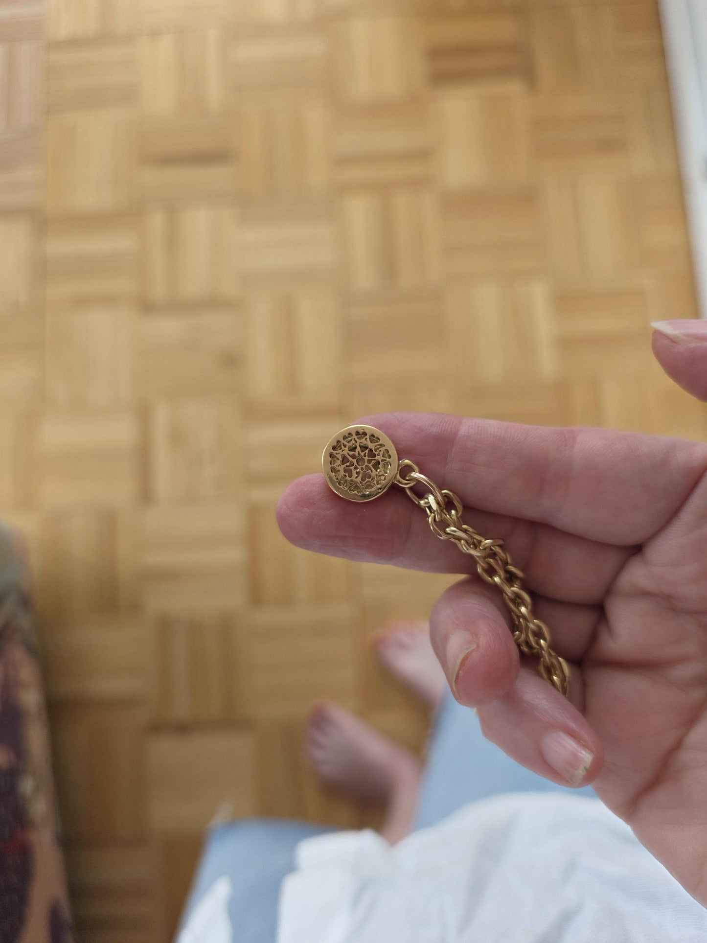 18K Gold Peridot Pendant Necklace: August Birthstone Jewelry