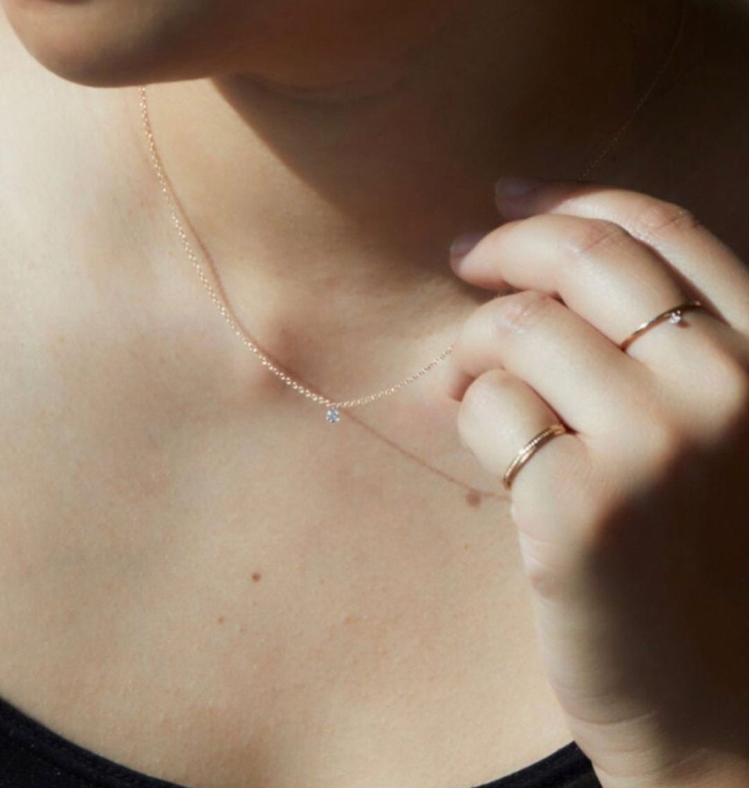 Floating diamond necklace